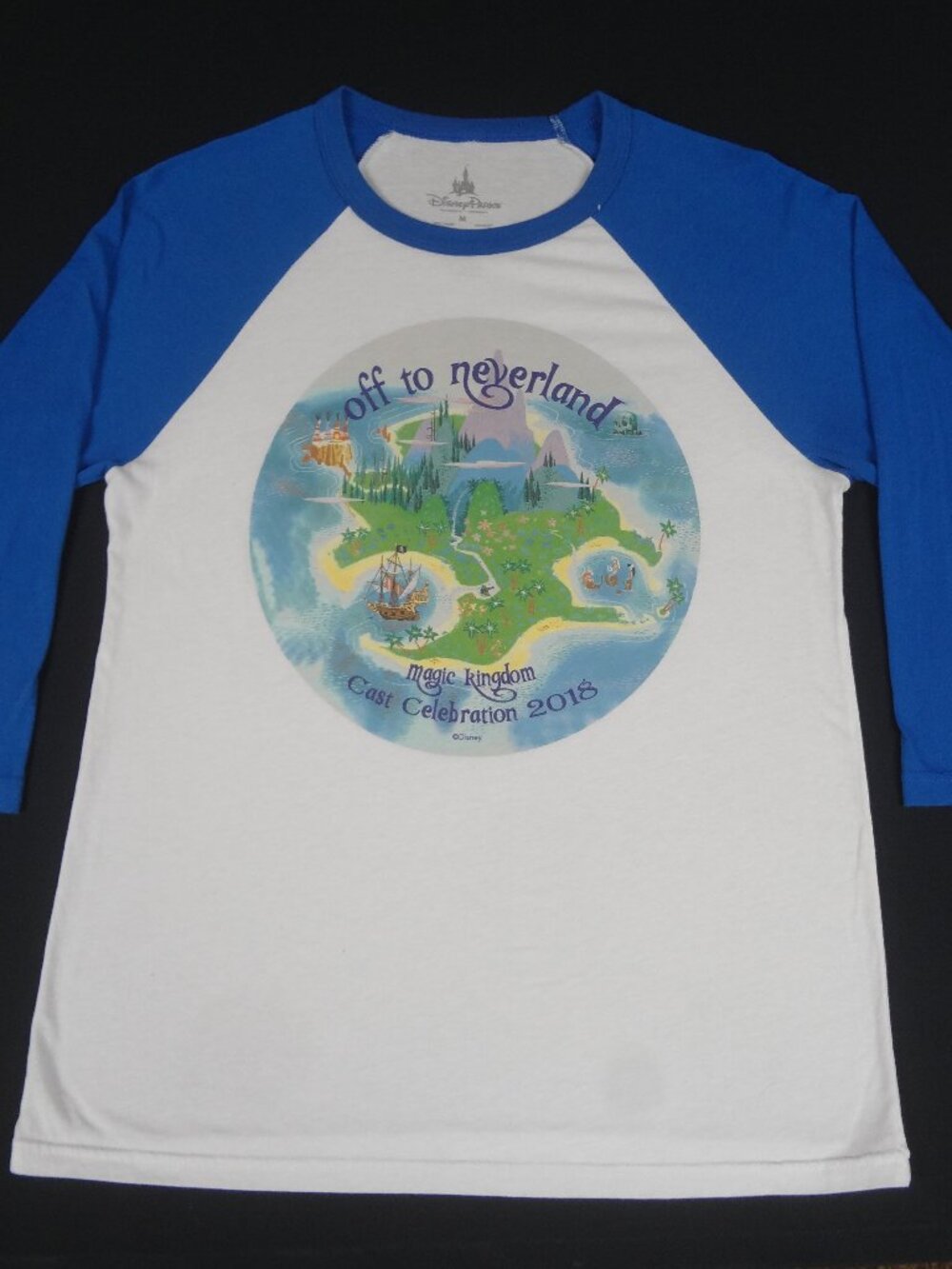 DISNEY MAGIC KINGDOM CAST CELEBRATION NEVERLAND WHITE MEDIUM RAGLAN T-SHIRT L989